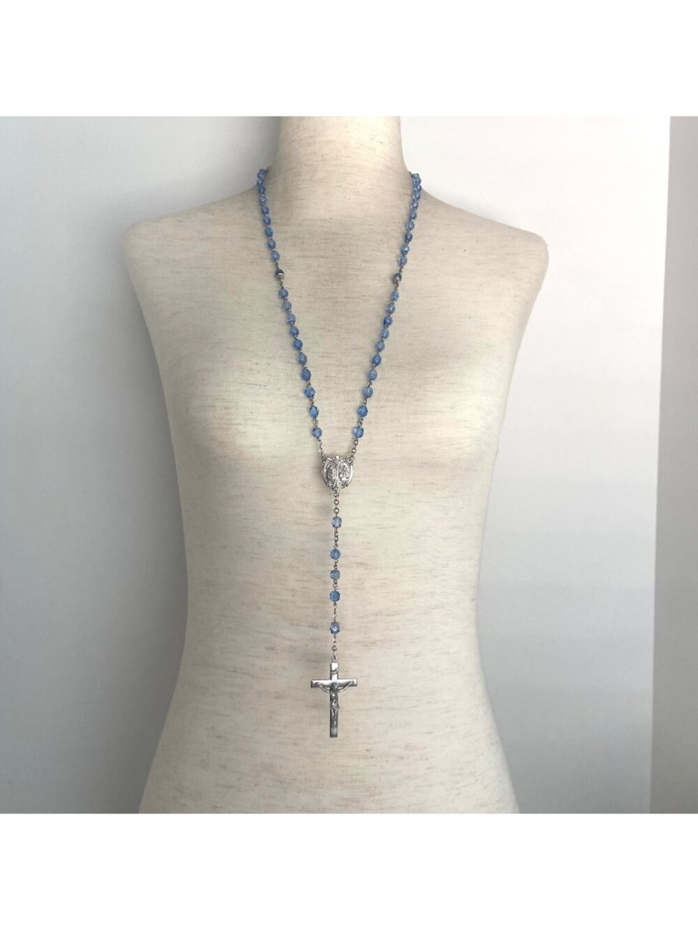 VTG CREED Sterling Silver 925 Blue Faceted Glass Beaded Rosary Cross Necklace